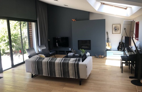 Bordeaux Casa | casa tranquila en San Agustín, con jardín y spa