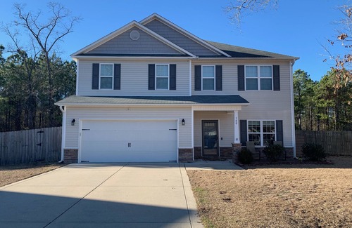 Richlands Casa | Quiet house in suburban cul-de-sac.