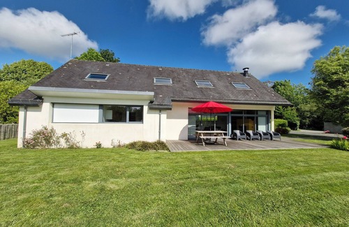 Combrit Casa | Quiet house only 10 minutes from the beach!
