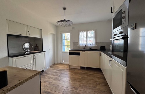 Mont-de-Marsan Casa | Quiet house with spa, barbecue, garden and view of the cycle path