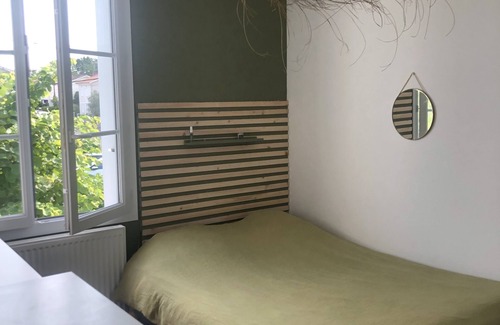 Le Bouscat Casa | Casa tranquila con piscina en las afueras de Burdeos