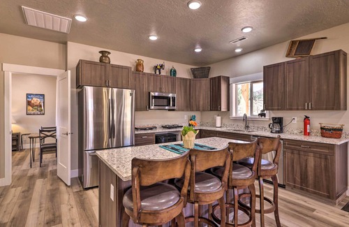 Kanab Casa | Quiet Kanab Home w/ Panoramic Views & Porch!
