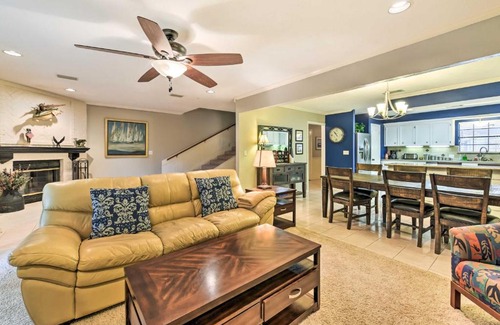Willis Casa | Quiet Lake Conroe Townhome with Water-View Deck