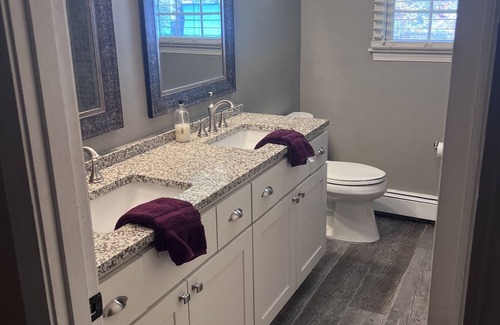 Coventry Casa | Quiet Lake Front Retreat