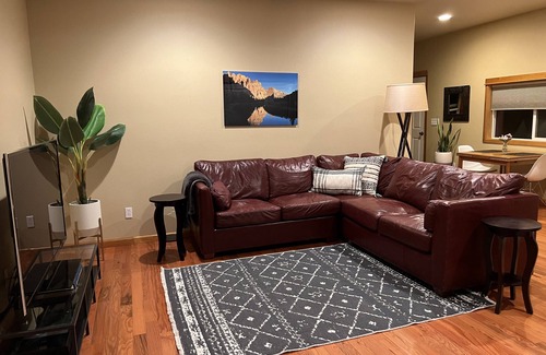 Old Farm District Casa | Quiet like the country, yet minutes from Bend Parkway to downtown.