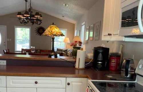 Powells Point Casa | Quiet Location On Cul De Sac Close To Beaches