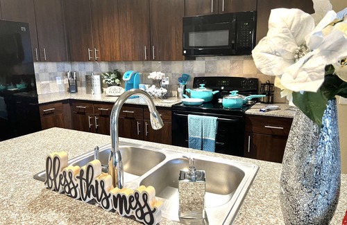 Lazybrook/Timbergrove Condominio | Quiet/luxury stay in the heart of Houston , near everything