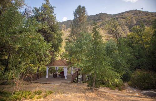 Camp Nelson Cabina | Quiet Mind Lodge, Spa & Retreat Sequoias