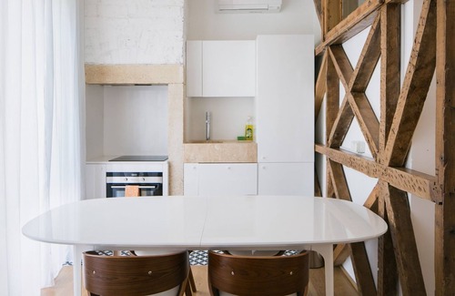 Santa Engracia Apartamento | Quiet & Modern Apartment w/ Garden by LovelyStay