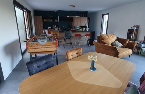 Alleins Casa | Quiet modern house, infinity pool, near Luberon, Avignon and Aix