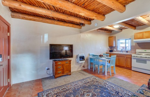 Mora Cabaña | Quiet Mora Hideaway: 35 Mi to Angel Fire Resort!