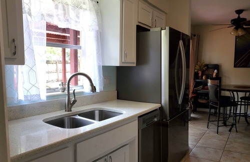 Disston Heights Casa | Adorable casa en vecindario tranquilo a 15 minutos de la playa y el centro de St. Pete