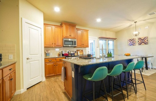 Denton Casa | Quiet Neighborhood, 2 story