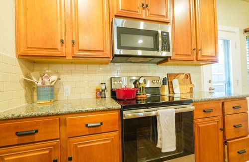 Denton Casa | Quiet Neighborhood, 2 story