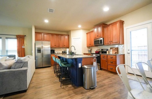 Denton Casa | Quiet Neighborhood, 2 story