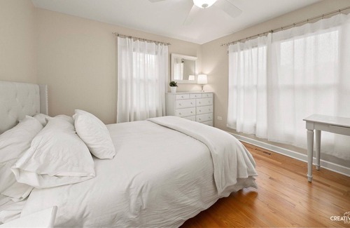 Warrenville Casa | Quiet neighborhood home with great access to many restaurants and hiking trails