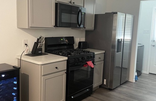 Porter Casa | Quiet new construction home on culdesac street