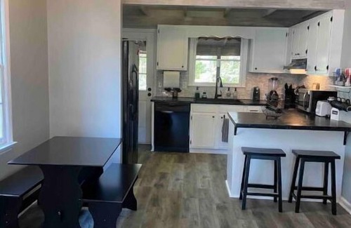 Winston - Salem Casa | Quiet, newly renovated. Near everything!