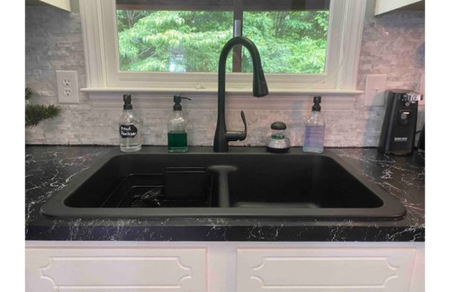 Winston - Salem Casa | Quiet, newly renovated. Near everything!