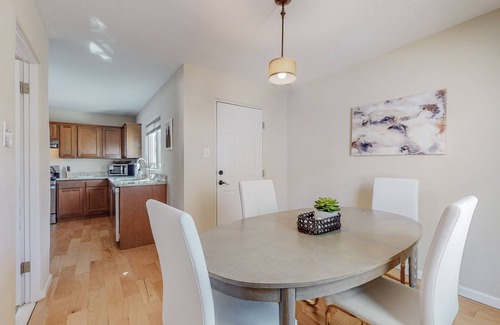 North Campus Casa | Quiet Nobhill Home, 2bd/1ba, Dog Friendly w/YARD