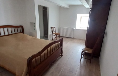 Eglisolles Casa | Quiet old farmhouse