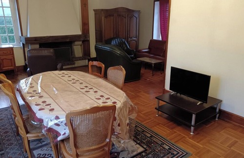 Carhaix-Plouguer Casa | Quiet, peaceful neighbourhood, close to all amenities