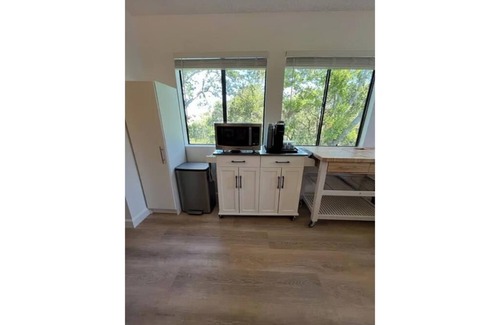 Solvang Apartamento | Quiet Peaceful Studio in Solvang, CA A/C WiFi