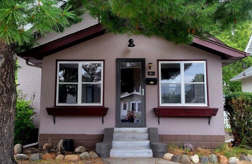 Northeast Minneapolis Casa | Quiet pet friendly home with fully fenced yard