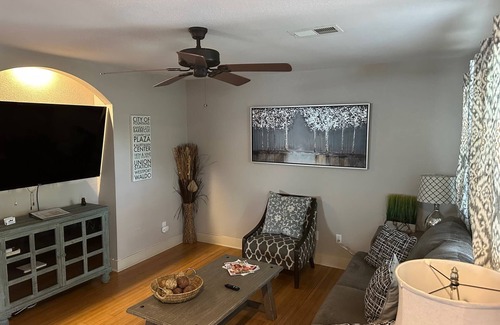 Plaza Westport Condominio | Quiet Plaza 2 Bed 2 Bath Unbeatable Location