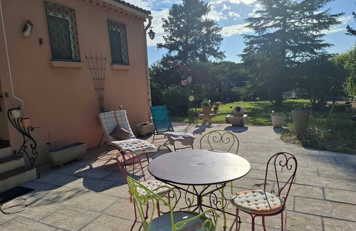 St.-Remy-de-Provence Casa | Quiet Provencal villa with large garden