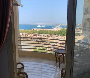 Corniche Road-Dahar Chalet De Esquí | Quiet quarter and private beach