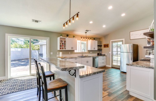 Redding Casa | Quiet Redding Getaway ~ 7 Mi to Downtown!