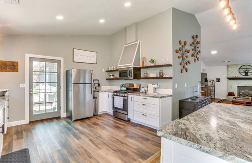 Redding Casa | Quiet Redding Getaway ~ 7 Mi to Downtown!