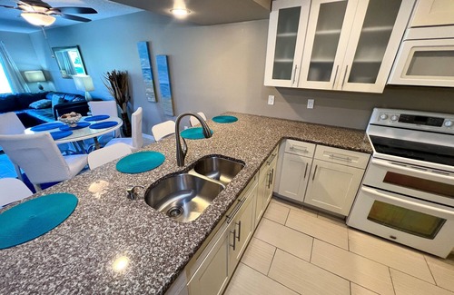 Panama City Beach Villa | Quiet-Relaxing-Modern-Sleeps 8-Walk to the Beach!!
