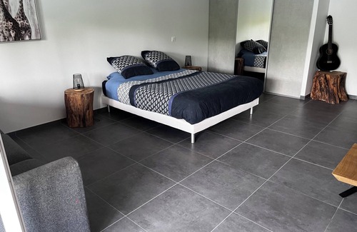 Clelles Cama Y Desayuno | Quiet, relaxing country retreat near lake and mountains
