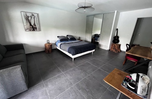 Clelles Cama Y Desayuno | Quiet, relaxing country retreat near lake and mountains