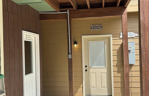 Dunlap Apartamento | Quiet, relaxing, Guest House with large porch on Cagle Mountain in Dunlap, Tn.