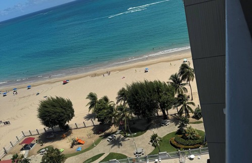 Isla Verde Apartamento | Quiet Relaxing Ocean View studio at Coral Beach