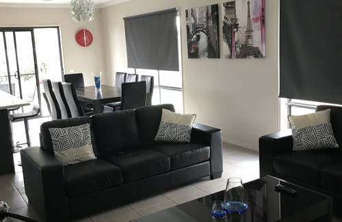 Moama Casa | Quiet Residential area with a park next door