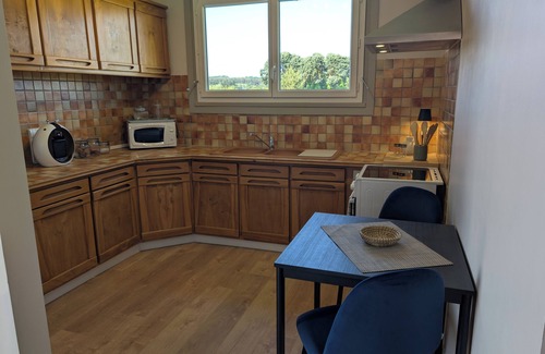 Noyers-sur-Cher Apartamento | Quiet, restful house 9 minutes from the zoo and close to castles.