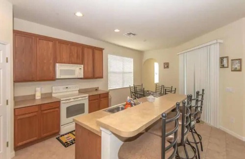 Trafalgar Village Casa | Quiet retreat close to Disney