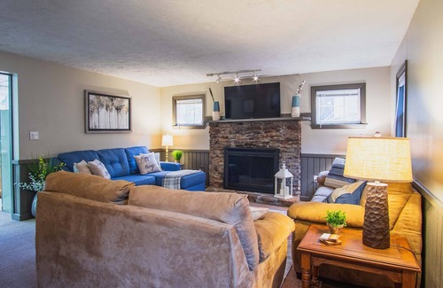 Acme Cabaña | Quiet Retreat on the Creek!