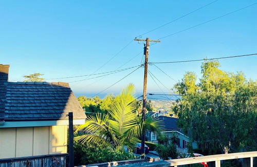 Lower Riviera Cabaña | Quiet Room in American Riviera Cottage, with Ocean View in charming older home