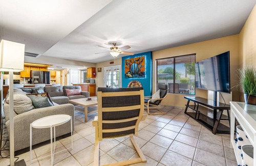 Raskin Estates Casa | Quiet Scottsdale retreat with enclosed yard, pool, patio, grill, game room & W/D