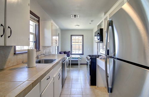 Rockport Casa | Quiet Sea Point Cottage by Redawning