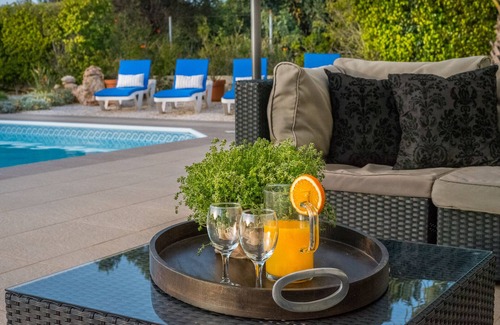 Kouklia Villa | Tranquila casa con vista al mar con piscina privada y amplio jardín