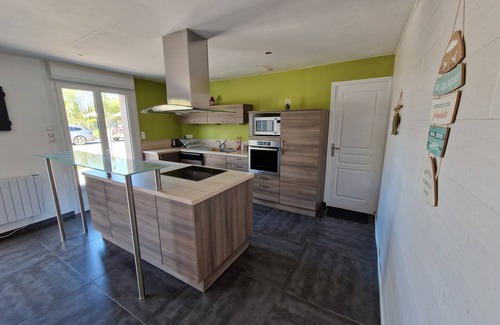 Annoville Casa | Quiet seaside house for 8 people.