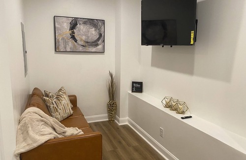 West Philadelphia Apartamento | Quiet, Secluded, & Spacious efficiency apartment