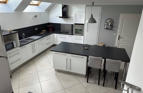 Vignoles Apartamento | Quiet, spacious, bright apartment in a pretty village 5 kms from Beaune