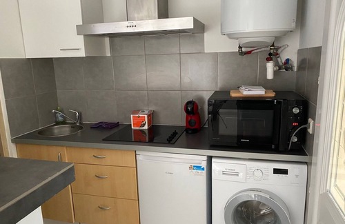 La Colle-sur-Loup Apartamento | Quiet studio, large plot, terrace, 10 minutes from the sea.
